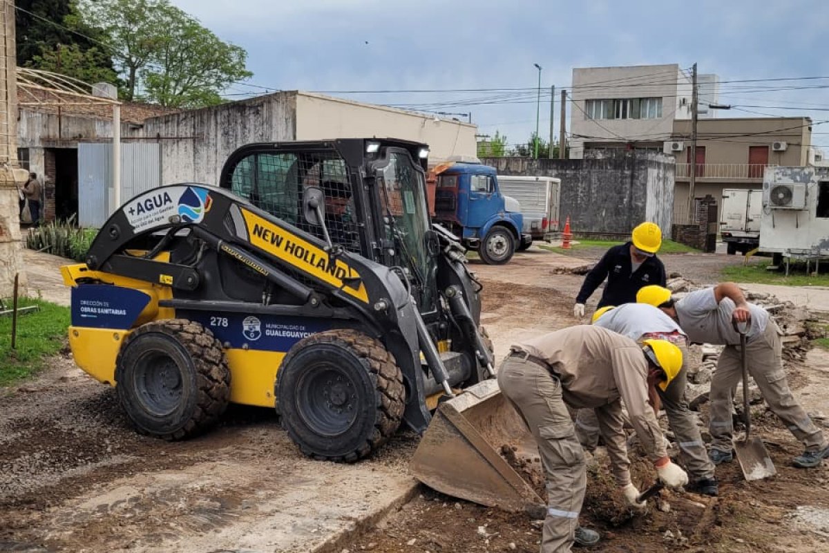 El Gobierno de Gualeguaychú reconstruye veredas y calles internas del Hospital