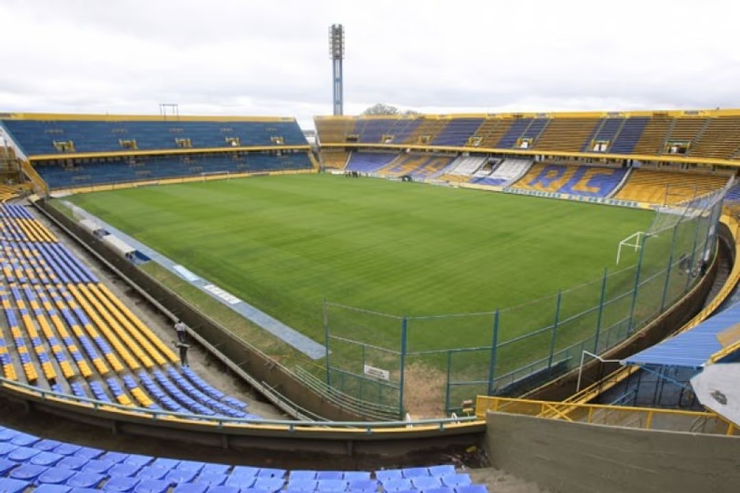 Racismo, pirotecnia y demoras: la fuerte sanción que recibió Central