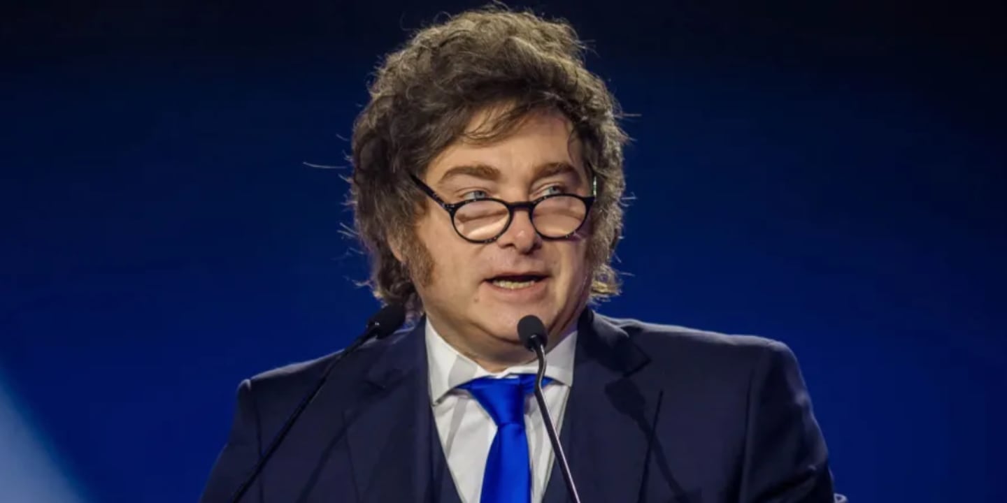 Javier Milei llegó a Washington para reforzar su alianza con Donald Trump y respaldar a Flávio Bolsonaro